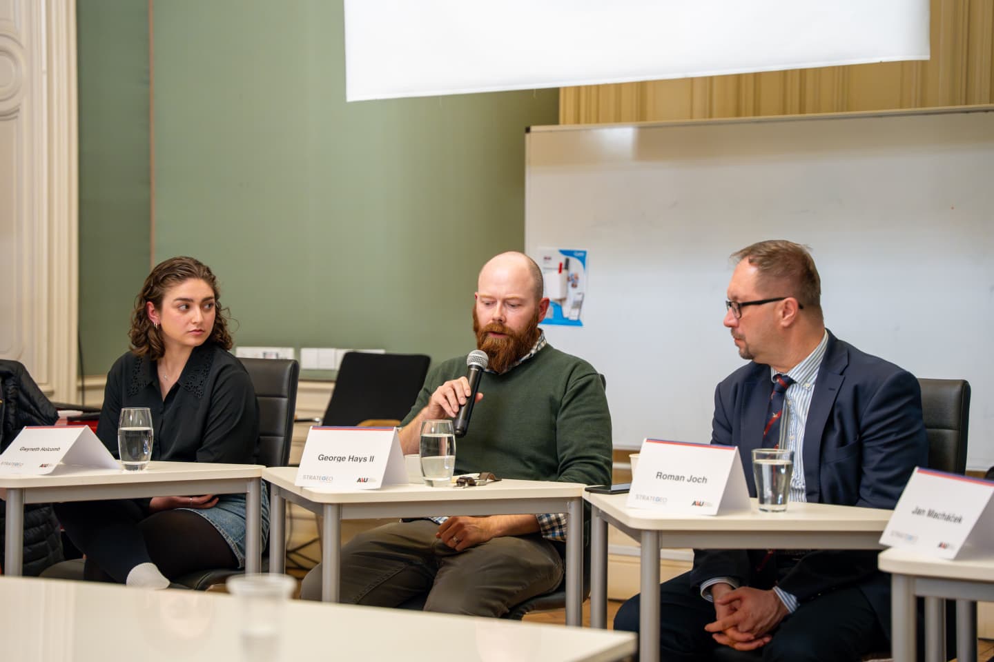 Us elections debate aau-10